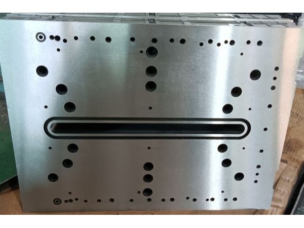 半導(dǎo)體封裝設(shè)備模具加工，東莞樂麒騰