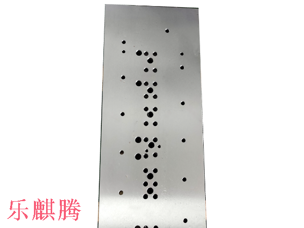 精密模具加工哪家好？請認(rèn)準(zhǔn)樂麒騰精密制造，多年CNC定制加工